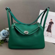 Hermes 愛馬仕 lindy 26 竹子綠銀扣 A刻 輕微使用痕跡
