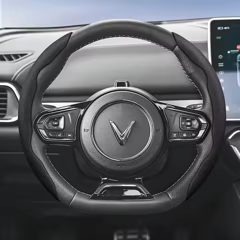 Suitable for Vinfast Breathable Leather Steering Wheel Cover with Segmented Quick-Release Design, No