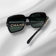 CHANEL 側邊金屬LOGO大方框墨鏡
