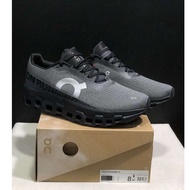 Running shoes for men and women, designed to maintain dryness, comfort, and softness while running.