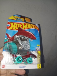 Hot wheels SHARK BITE