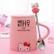 【上品居家生活】Hello Kitty凱蒂貓 可愛造型 創意日韓風卡通 陶瓷帶杯蓋帶小湯匙咖啡泡茶水杯