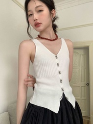 LA MODE STUDIOS - QUINN VEST เสื้อแขนกุดไหมพรม