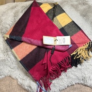 BURBERRY 100%喀什米爾 格紋羊絨三角披肩 圍巾(典藏咖紅)