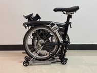 小布BROMPTON Cline經典黑色，成色好！安裝了貨架、袋子和車燈，騎行唔超過500公里，騎行次數有限折疊單車｜品牌:brompton｜型號:C line，冇摔過成色9成新