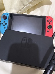 Nintendo Switch 主機 連底座