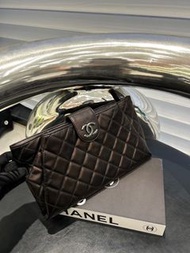 Chanel 菱格紋手拿包