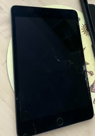 iPad Mini 5 64GB 玻璃爆裂 零件機出售 (請看清內文) HK$128.00