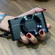 保固內 SONY RX100M5A 電力滿版組 含原廠電池4顆 充電器組 F1.8光圈 蔡司鏡頭 相機王購買 Vlog機