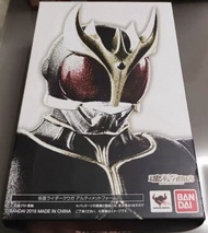 真骨雕s.h.figuarts檬面超人古迦究極古
迦Kuuga Ultimate Form日版