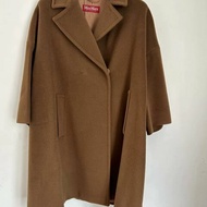 MAXMARA  studio羊毛大衣外套 穿一次閒置 成色新 原價也很貴 尺寸US10碼 胸圍不限90-110的都可以穿 有點蝙蝠袖的設計
