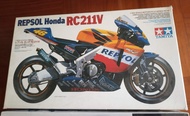 Tamiya 1/12 Honda RC211v Repsol Rossi Valentino Bike Model Kit MotoGP #46
