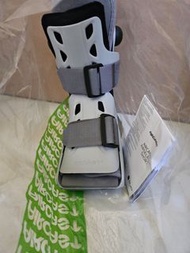 面交另議  左右腳適用 包順豐櫃取件 原價$1800 Aircast Walking Boot 氣動式足踝護具 S碼 保護 固定 助行鞋