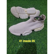 S40 runtuh r96 sneakers