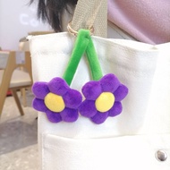 [พร้อมส่งจากไทย] ดอกไม้แขวนกระเป๋า ดอกไม้ ดอกเดซี่ เป็นผ้าทั้งชิ้น ที่ห้อยกระเป๋า ที่แขวนกระเป๋า