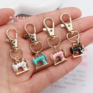 [hugepe-t] 4pcs Mini Sewing Machine Keychains – A Stitch Of Memory & Meaning, Vintage Miniature Enam
