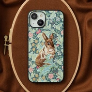 3D 刺繡智慧型手機保護殼 iPhone12 PU 皮革 William Morris 貓動物 06:NAG1359