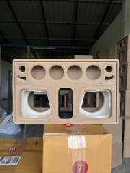 ตู้แบนพาส 8 นิ้วเท่ากับ 2 ดอกทับกลาง 4 นิ้ว 4 ดอกทับแหลม 3 นิ้ว 2 ดอกพร้อมอะคริลิคทำสีห้องซับงานดิบช