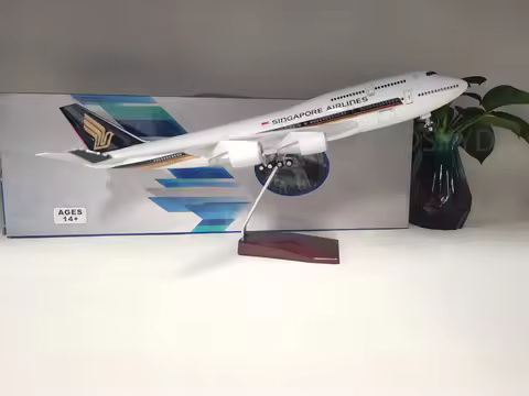 47cm Singapore Airlines B747-400 Plane Model 1:160 Resin Aircraft Airplane Model with Light and Whee