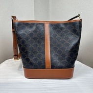 CELINE Medium Triomphe Bucket Bag 中號凱旋門經典老花棕色水桶包 24x18x27