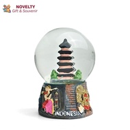 Display souvenirs Balinese globes, souvenirs from Indonesia Snow Globe Crystal Globe