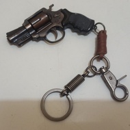 Doblis revolver gantungan kunci full metal grip plastik