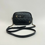 Chanel/香奈兒黑金牛皮相機包26開