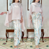 [Shimmer Satin!] Alessa Caftan - Baju Kurung Kaftan Shimmer Satin with Silk Pario Skirt and Free Pario Buckle (Raya 2024)