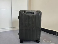 Rimowa 行李箱 essential cabin