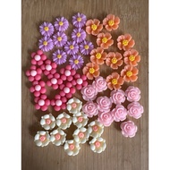 RM4.50/50 pieces : TF-521 - Resin - Bunga - Flower - 1.3 cm to 1.5 cm