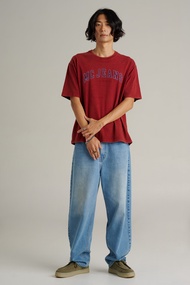 Mc JEANS Online Exclusive เสื้อยืด OVERSIZED ทรงโอเวอร์ไซส์ แขนสั้น คอกลม MTTZA60 เสื้อฟอก ปัก ตัวอั