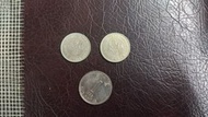 1963 1972香港五毫硬幣共2枚。5元平郵