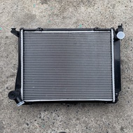 หม้อน้ำ รถตู้ โตโยต้า หัวจรวด รุ่นเก่า ดีเซล LH112-184 HIACE Toyota Hiace Diesel car radiator 001240