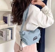 Emis Shoulder Bag 韓國防潑水 單肩包 斜跨包 餃子包 (優惠)