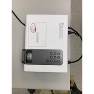 BENQ W1000 投影機 看電影效果佳