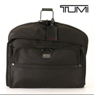 日本攜回 旅行暨商務第一行李箱/公事包品牌 Tumi 西套裝旅行收納袋，極少用狀態新，黑色易搭配，實用及品味兼具的好選擇