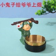 Small desktop ashtray ashtray ornaments, people kne Small office desktop ashtray ornaments people Kneeling Creative Funny ashtray Funny Rare 24.3.4