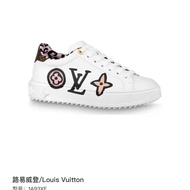 LV Time Out 小白鞋，38碼，白色 側邊logo印花設計，搭配豹紋內裡，時尚百搭。