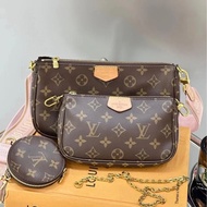 「JL精品代購」98新 LV 老花 五合一  粉背帶