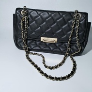 tas Rantai sling hitam Sisley preloved