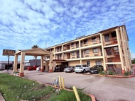 Best Classic Inn & Suites Houston I 45 near IAH