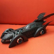 Batman Forever 1：24 Batmobile, 已完成及塗裝模型。