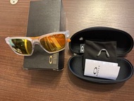 Oakley 太陽眼鏡