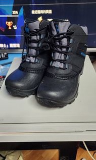 COLUMBIA兒童防水雪鞋