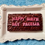 brownies shiny crust kue ulang tahun request tulisan