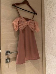 蓮藕粉色連身裙