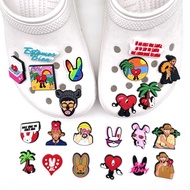 Bad Bunny น่ารัก Croc Charms Jibz รองเท้าตกแต่งสำหรับเด็กชายหญิงวันเกิดของขวัญ Kawaii Charms สำหรับ Croc Clog รองเท้าแตะสร้อยข้อมือ