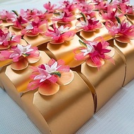 SPK.02 Single Praline Chocolate Souvenir Contains 1 Minute Gift ( SCP )
