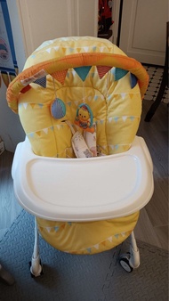 Combi嬰兒餐椅 high chair手動搖椅