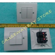 DOUBLE IB SWITCH NEU RAY WHITE J162Broco